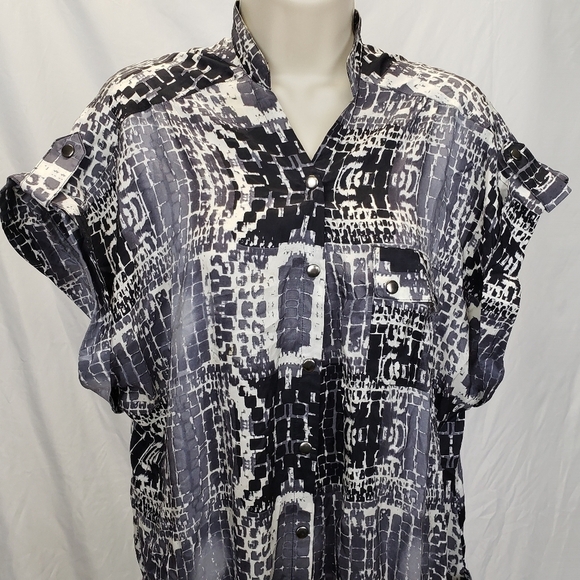 Bebe Snakeskin Romper Shorts with belt size large - Picture 3 of 12